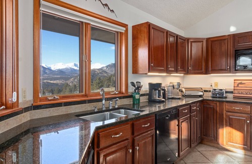 Windcliff Estates House | Skyview Luxury Vacation Rental by Windcliff Homes