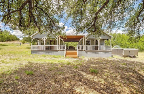 Paluxy Cabin | Skyview Ranch Family Cabin w/Trundle
