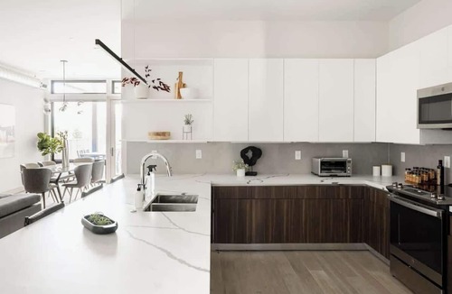 Jefferson Park Condo | Sleek Denver Flat | Walk to Empower Field | Tesoro