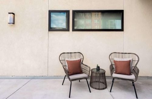 Jefferson Park Condo | Sleek Denver Flat | Walk to Empower Field | Tesoro