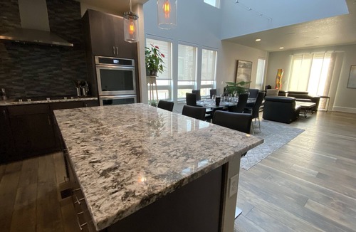 Superior House | Sleek, spacious, townhouse - Minutes to Boulder. Ohhh the views!