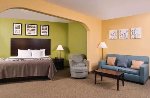 Greater Heights Hotel | Sleep Inn & Suites Downtown Houston Near Convention Center