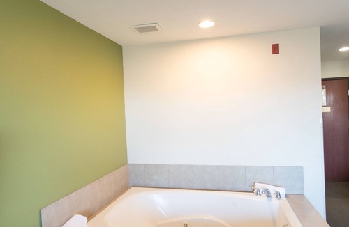 Pleasant Hill Hotel | Sleep Inn & Suites Pleasant Hill - Des Moines