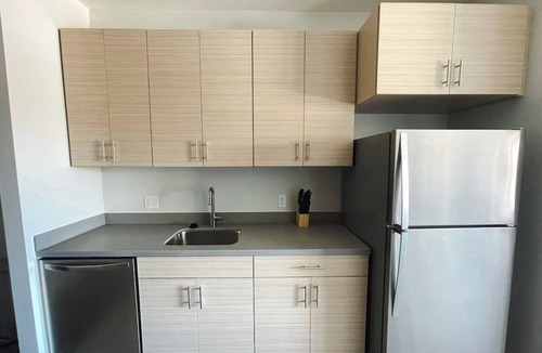 Des Moines Apartment | Sleepover | Cityscape Studio and Gym - Des Moines