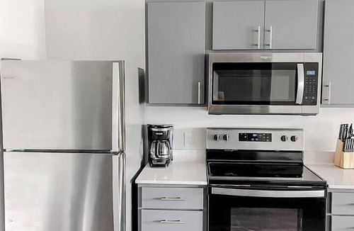 West Des Moines Apartment | Sleepover | Picturesque 1BD/1BA - Des Moines