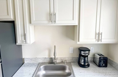 Oklahoma City Apartment | Sleepover | Welcoming 1BD/1BA + Gym - OKC