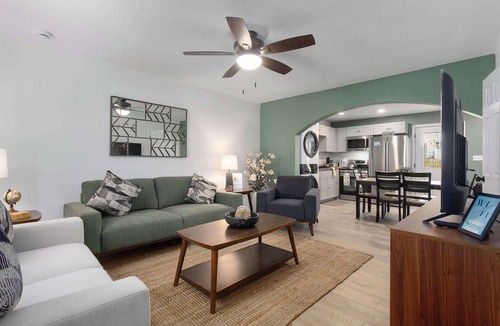 Lenexa House | SLEEPS 10 FencedYard MAJOR INTERNATIONAL SPORTING EVENT Futbol TVS