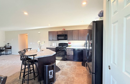 Columbus House | Sleeps 10! Spacious 4BR Home in Columbus!