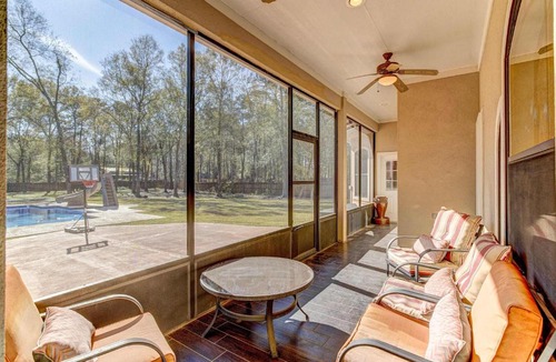 Porter House | Sleeps 16 - Pool - Slide - Family Retreat