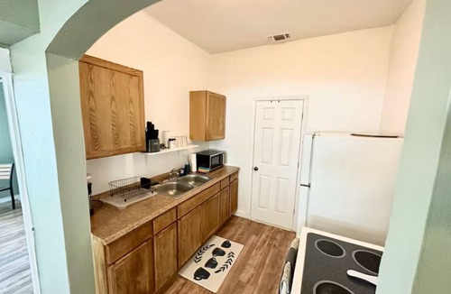 San Angelo House | Sleeps 4. Close to downtown