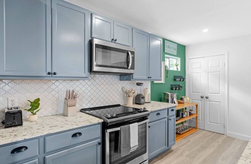Leander House | Sleeps 8 Modern 3BR Leander | Coffee Bar & Yard