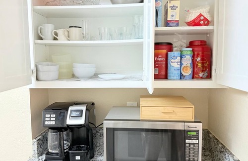 West Arlington House | Sleeps8.No Stairs,Carpet-Free Near Dallas Stadiums
