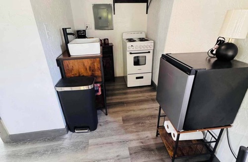 Stillwater Cottage | Small Cozy studio cottage with private bathroom and kitchenette. Outside Town.