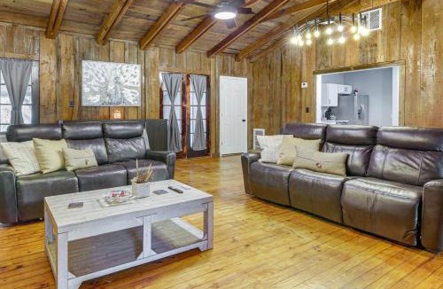 Pope House | Smart TV + Spacious Yard: Peaceful Pope Retreat