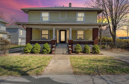 North Kansas City House | Soccer Match Stay - 5BR Suites w/7 Baths & Gym
