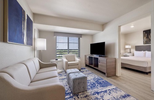 Las Colinas Hotel | Soka Suites Dallas - Las Colinas