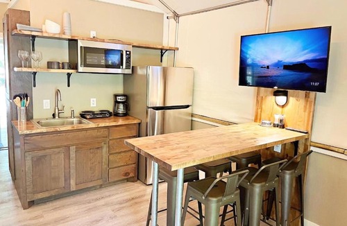 Sutherland Springs House | Son's Rio Cibolo Birdhouse Cabin #17 Perfect Place For A Romantic Getaway!
