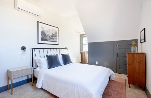 Uptown Apartment | Sonder | The Essex | Cozy 2BR + Workspace