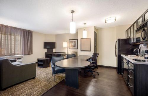 Northeast Heights Hotel | Sonesta Simply Suites Albuquerque Midtown