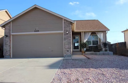 Fountain House | Soothing 4-bedroom house with AC in charming Fountain