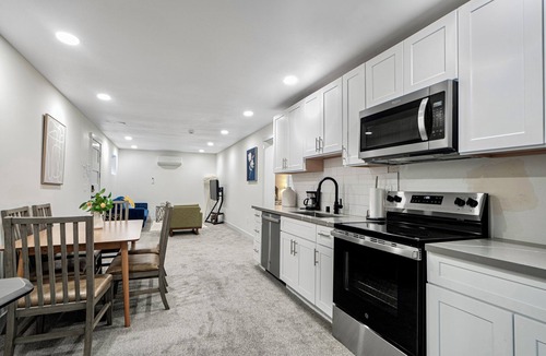 Mount Baker Condo | Soothing Renovated 2-bedroom condo with AC & Laundry in vibrant Seattle Mt Baker