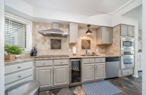 Lake Hamilton Condo | Sophisticated 2BR Lake Condo "The Oar" with open channel views of Lake Hamilton