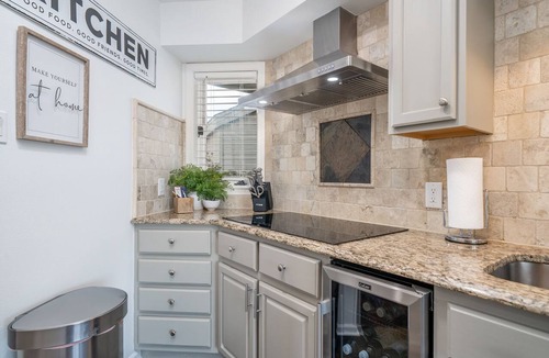 Lake Hamilton Condo | Sophisticated 2BR Lake Condo "The Oar" with open channel views of Lake Hamilton