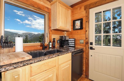 Grand Lake Ski Chalet | Sophisticated & Upscale Mountain Retreat with Panoramic Views