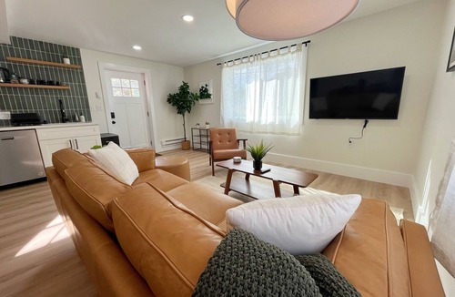 Gatewood House | Sound Breeze Guest Suite - Newly Renovated!