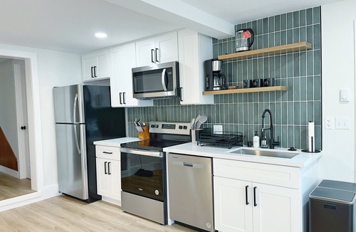 Gatewood House | Sound Breeze Guest Suite - Newly Renovated!