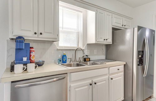 South Oklahoma City House | South OKC Home w/Hot Tub-Game Room: 18 Mi to OU!