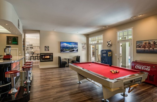 Sandpoint House | South Sandpoint Estate: Pool, Covered Spa, Theater & Walk to Downtown