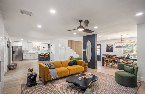 Garden Oaks House | Spa&Hot Tub, BBQ, Firepit, Gameroom, Western Boots