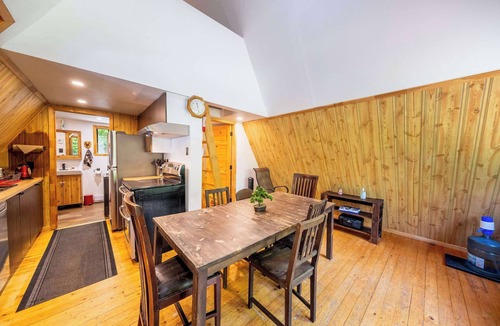 Portneuf Regional County Municipality Ski Chalet | Spa & Waterfront Relaxation | Le Chalet EDGAU
