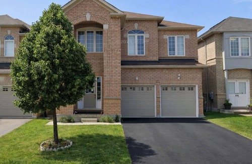Brampton House | Spacious 2-Bed Suite w/Private Bath, TV & Walk-In Closet—Brampton Shared Home!