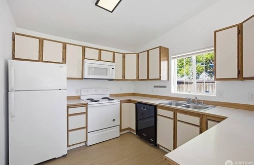 Moses Lake Apartment | Spacious 2-Bedroom. Attached Garage, Fenced Yard & Patio, Close to Everything