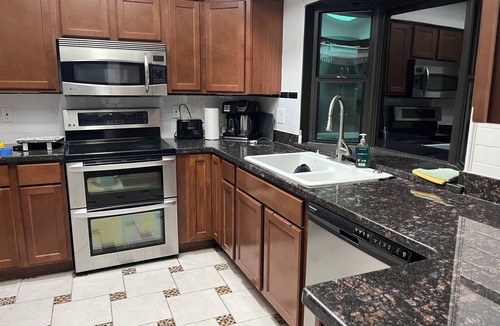 El Paso House | Spacious 3-bedroom house in charming El Paso 5 mins from the Outlets Of El Paso
