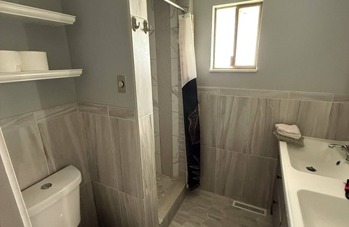 Moses Lake House | Spacious 3-bedroom Lakeview Home Centrally Located in Quiet Neighborhood