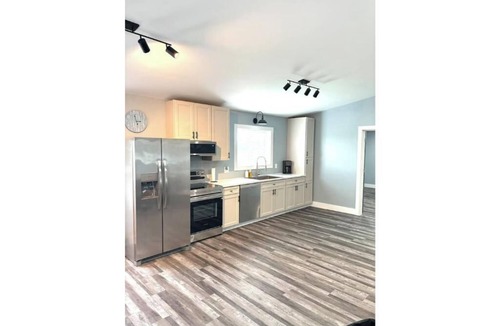 Santa Fe Apartment | Spacious 3-bedroom on a 140 acres minutes from mark twain lake.