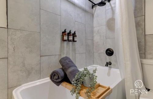 Cooper-Young Historic District House | Spacious 3-in-1 Vintage Brick Escape
