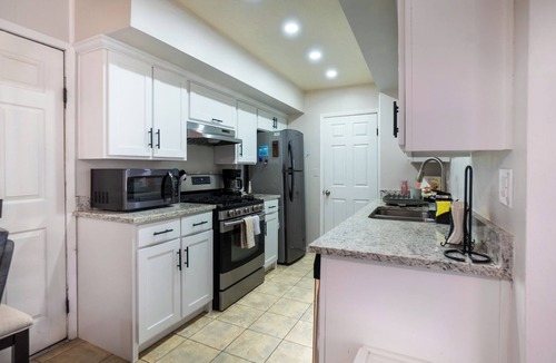 Biggs Field House | Spacious 3BR El Paso Stay | Great for Families, Nurses & Work Crews