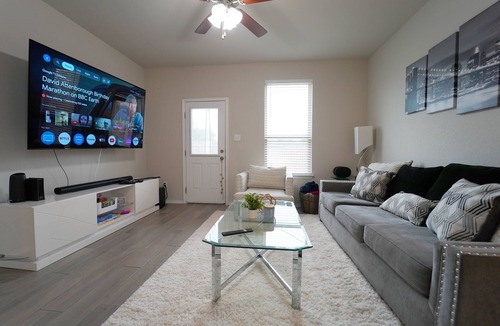 Heritage House | Spacious 3BR Home Near SeaWorld + King Suite