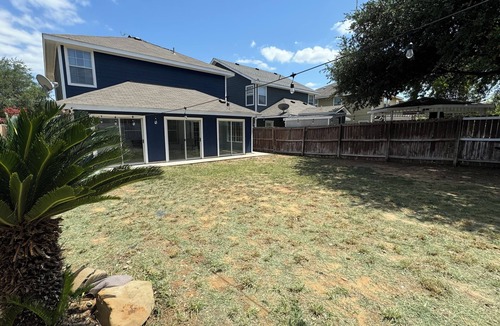 Bonanza House | Spacious 3BR Home, Roku TVs in Every Room, Fast WiFi, Quiet Area