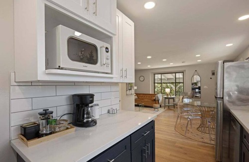 Seattle Metro Area House | Spacious 3BR Home Walk to Ezra Bessaroth Family Welcome