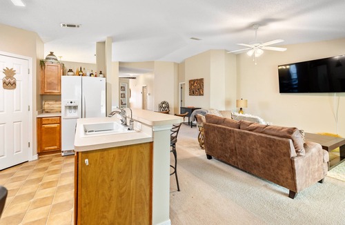 Milton House | Spacious 3BR Pace Home — King Bed + Screened Porch — Pet Friendly