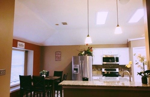 Barker House | Spacious 4 bedroom and cozy house for families