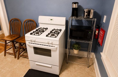 Dearborn Apartment | Spacious 4-bedroom apartment in fabulous Dearborn with AC