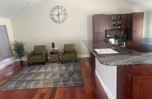 Hampden South House | Spacious 4 bedroom DTC home with a hot tubnn