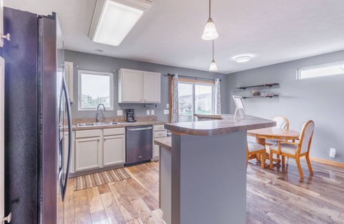 Lincoln House | Spacious 4-bedroom house in Lincoln