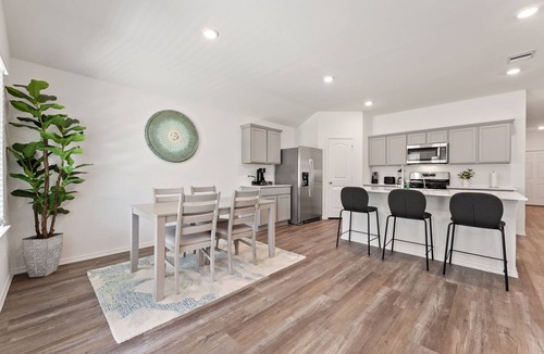 Magnolia House | Spacious 4-bedroom house with WiFi, AC in charming Magnolia
